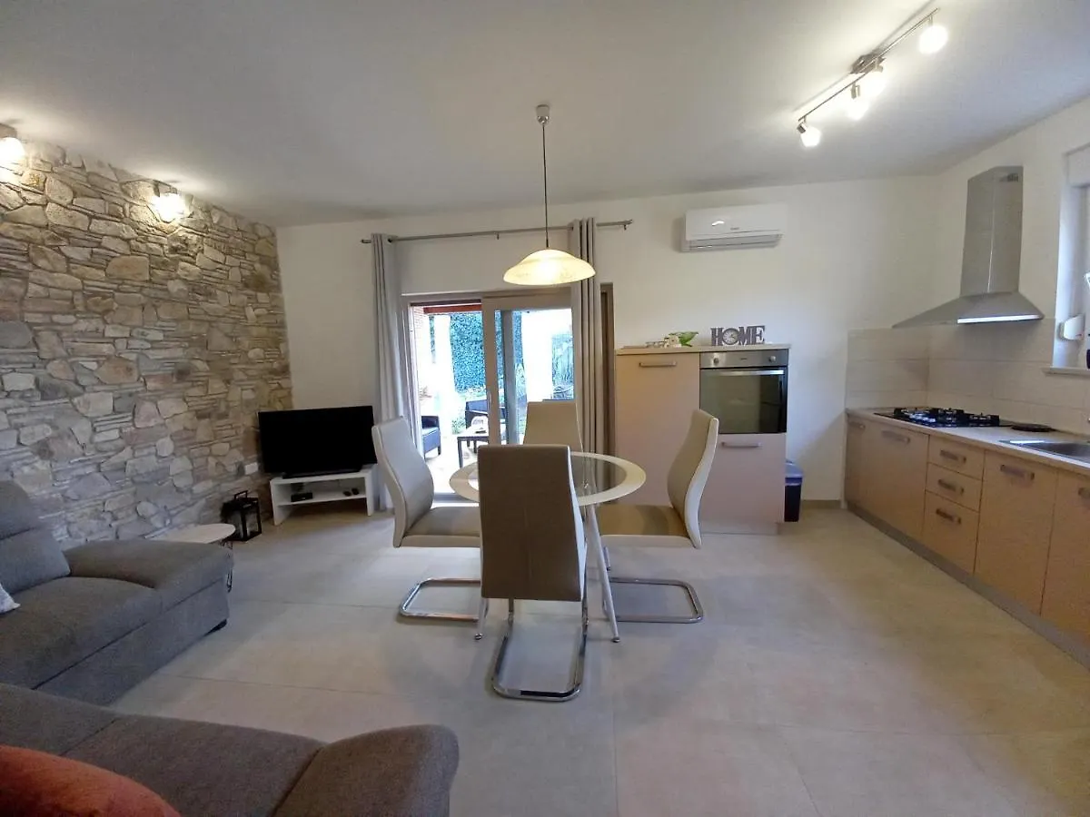 Vila House Matteo, Valdenaga Pula